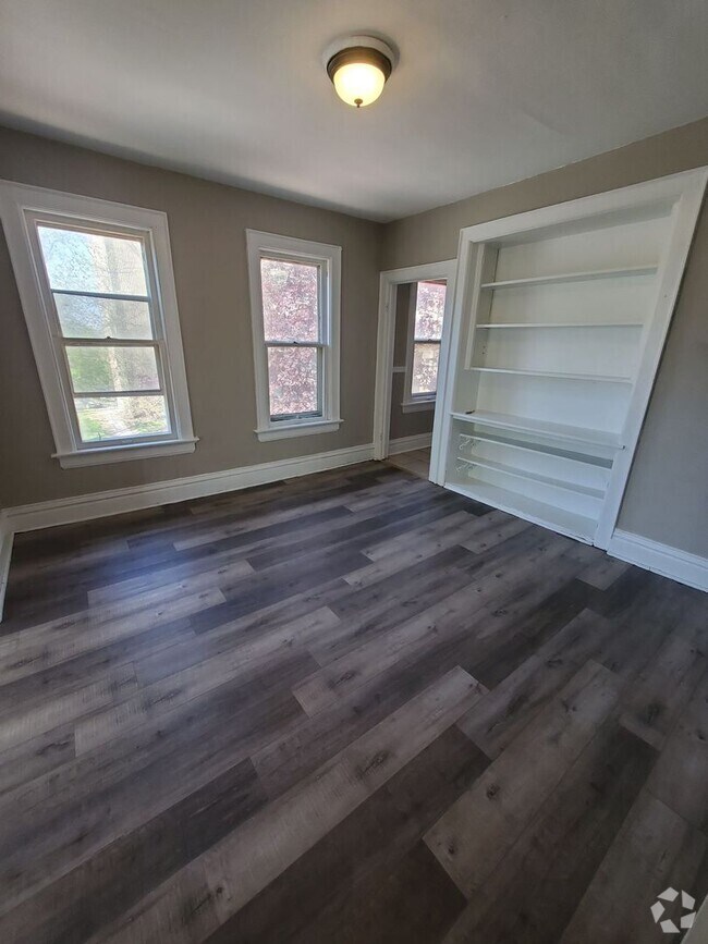 Building Photo - 600-602 S. 28th St. - Duplex