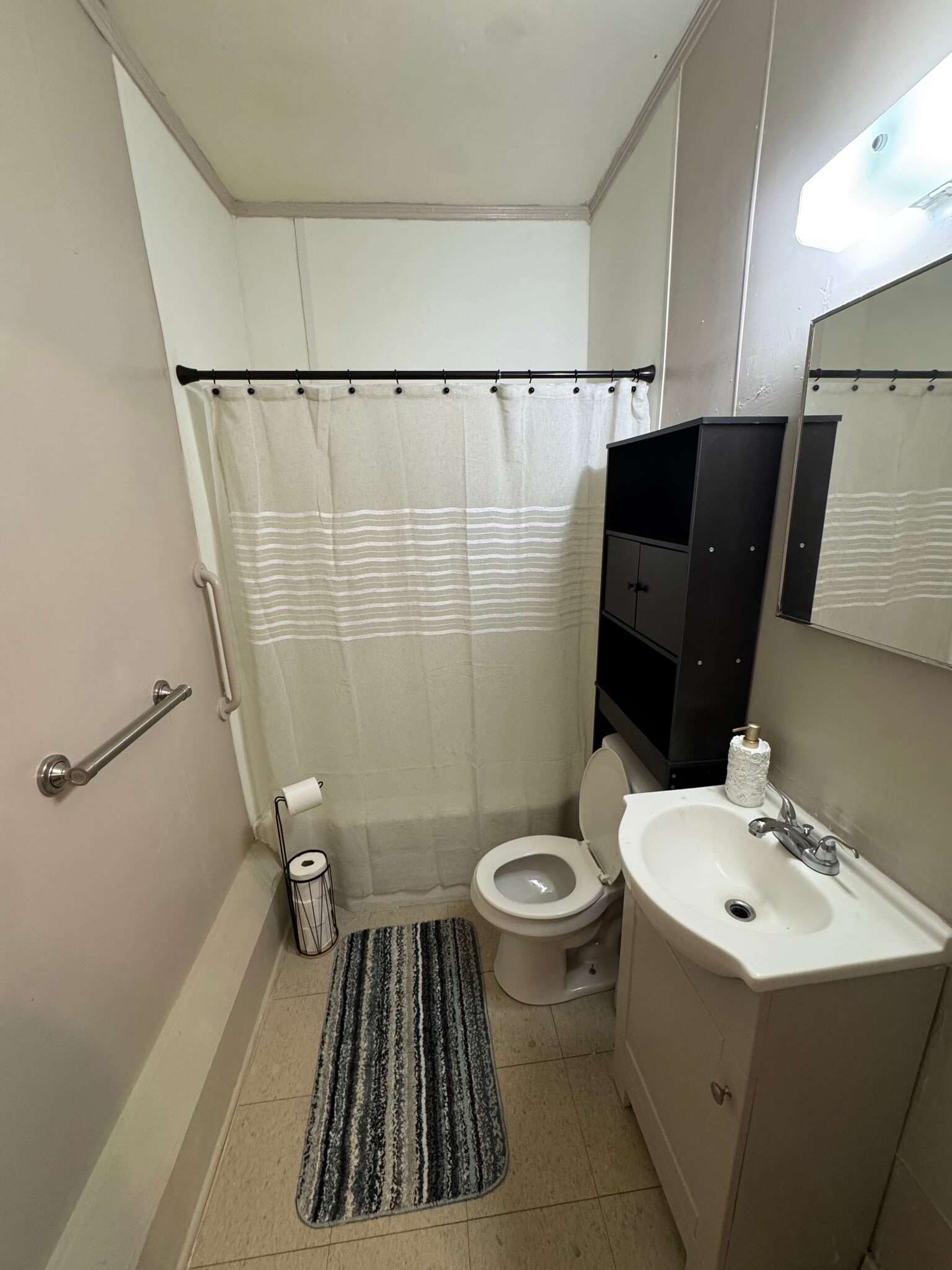 Building Photo - 2379 Highland Ave