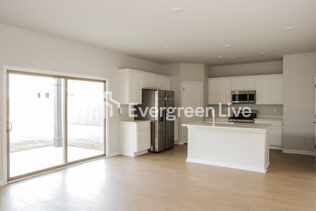 Building Photo - 28599 Halford Dr