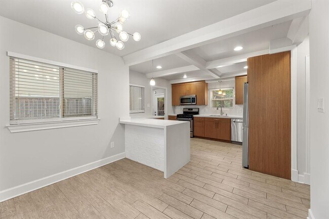 Building Photo - 2309 Newfield Ln