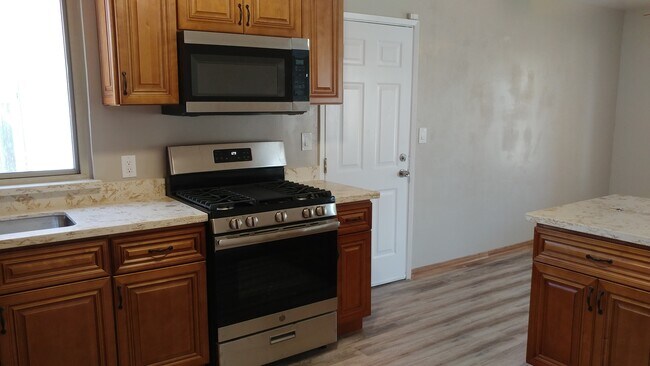 Building Photo - AMAZING Updated 3 Bedroom/2 Bath Home in Good School Area! - BERRYESSA