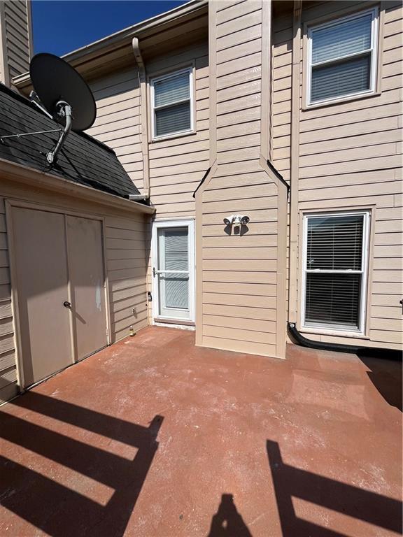 Building Photo - 585 Wedgewood Dr