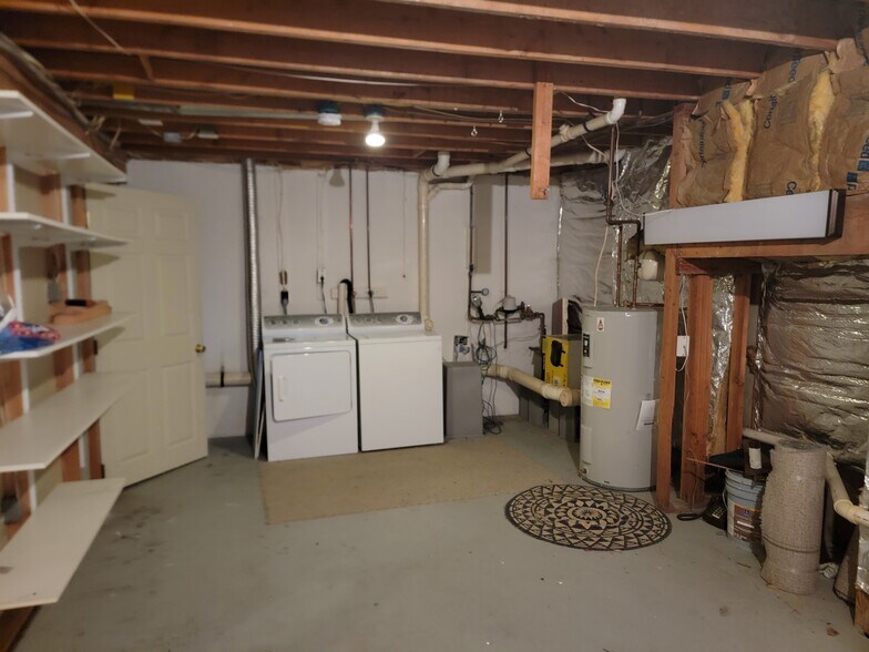 Unfinished basement and laundry - 1417 Kathleen Ct