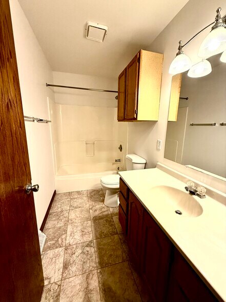 Building Photo - 2006 Floyd Pl