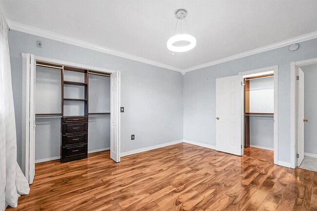 Building Photo - 462 Golden Isles Dr