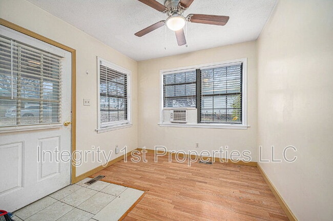 Building Photo - 618 N 11th St