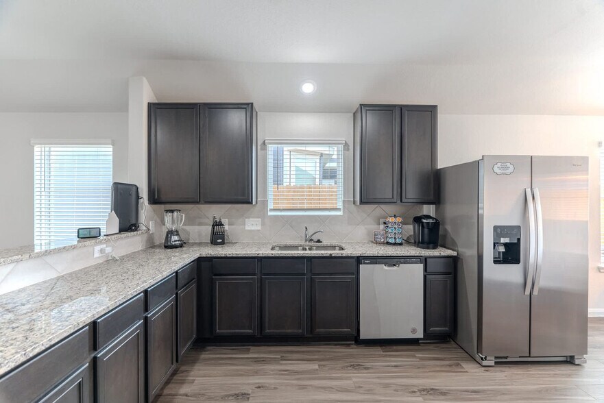Building Photo - 8110 Alpine Bearberry Dr