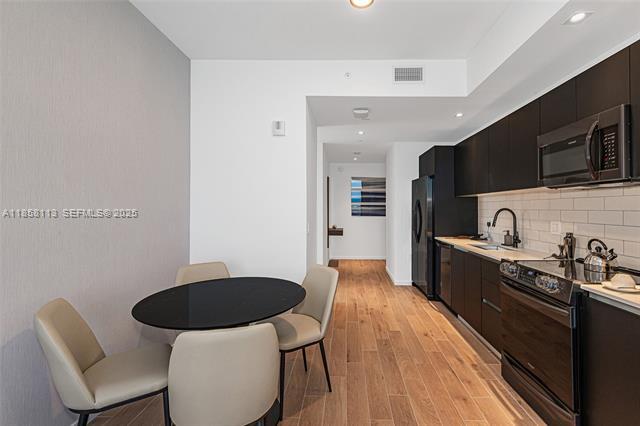 Building Photo - 398 NE 5th St