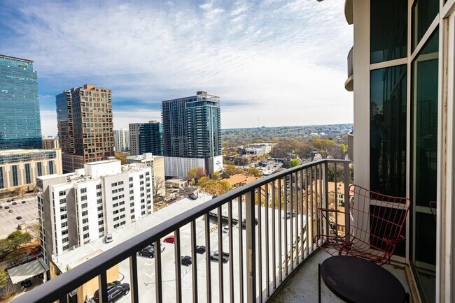 Building Photo - 943 Peachtree St NE