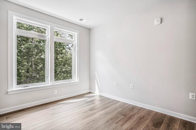 Building Photo - 1675 Bandit Loop