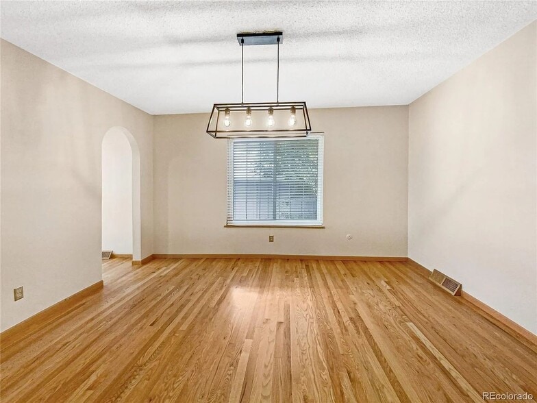 Building Photo - 8708 Independence Way