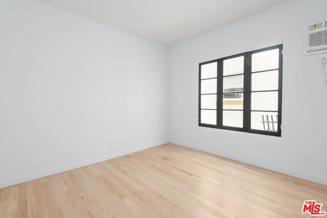 Building Photo - 409 N Genesee Ave