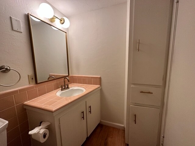 Building Photo - 1304 Mariposa Dr