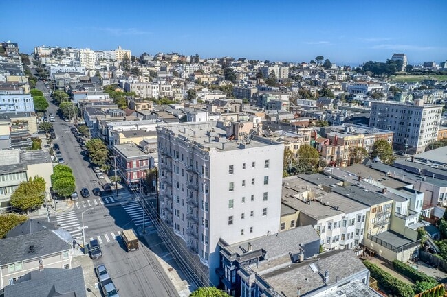 Building Photo - GORGEOUS PACIFIC HEIGHTS TOP FLOOR UNIT WI...