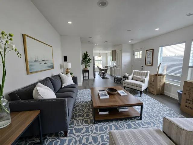 Building Photo - 3401 N Walnut Rd