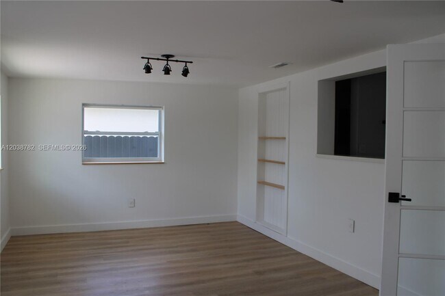 Building Photo - 3827 SW 88th Ct