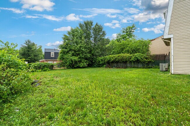 Building Photo - 8619 Pioneer Dr