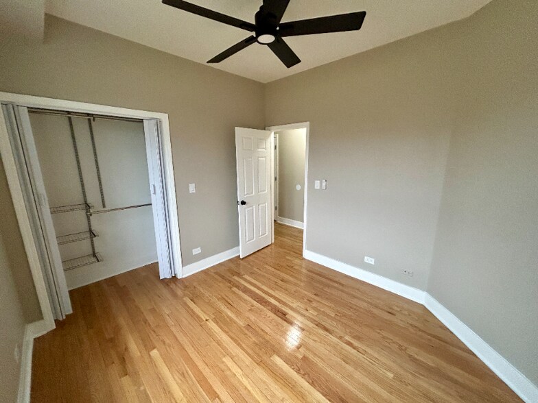 Building Photo - 5644 S Prairie Ave