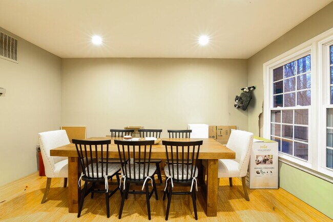 Building Photo - Welcome Home!