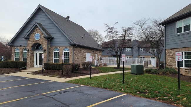 Building Photo - 15 Foxcroft Rd