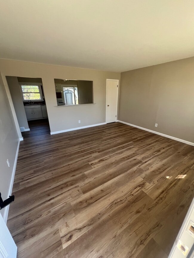 Building Photo - 11121 Florence Ave