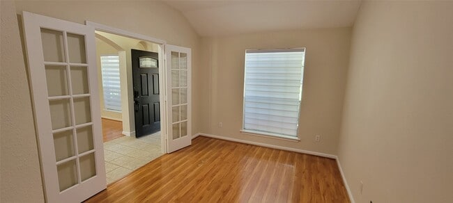 Building Photo - 16306 April Ridge Dr