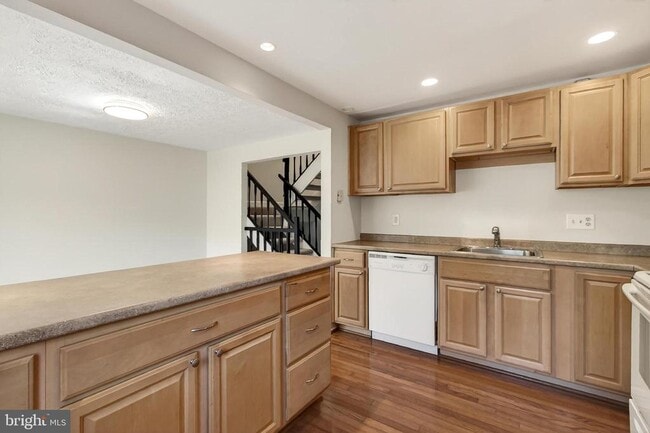 Building Photo - 337 Gundry Dr