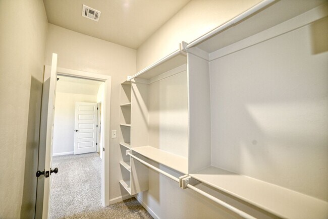 Building Photo - Brand New Home in Washington!