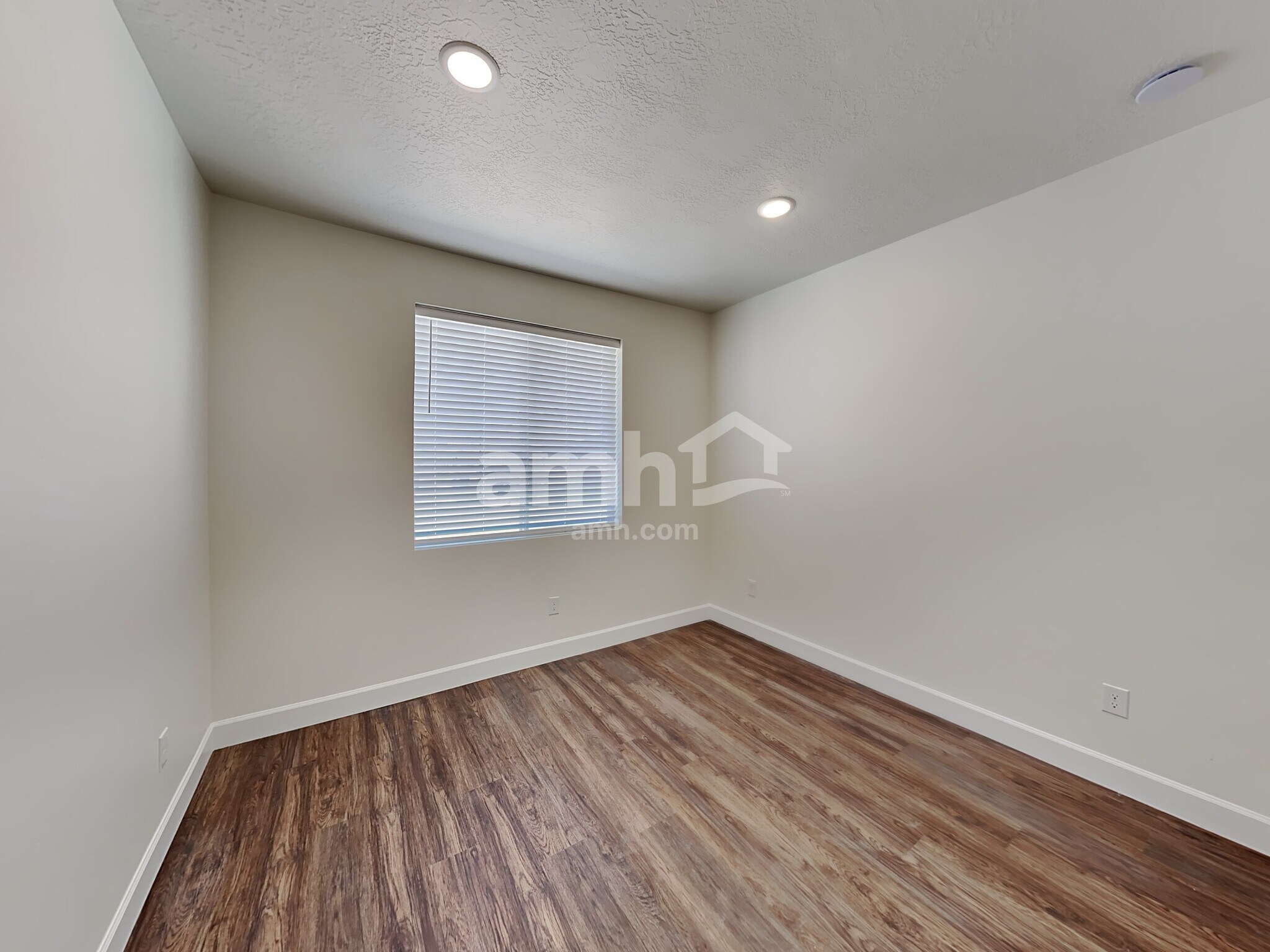 Building Photo - 4292 N Poplar St