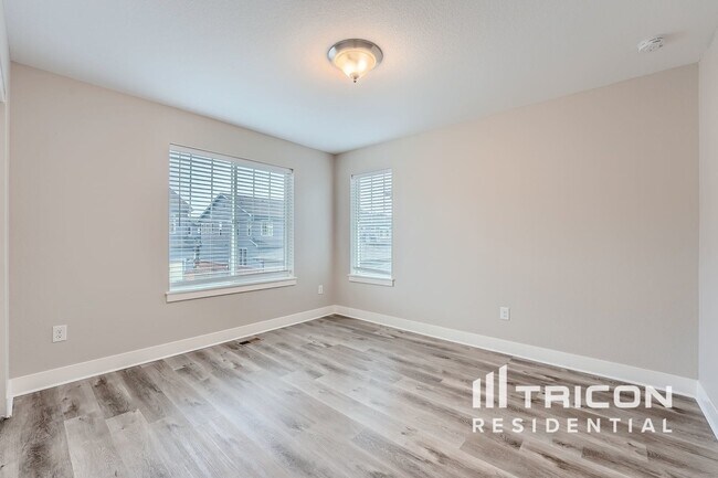 Building Photo - 4947 S Addison Way