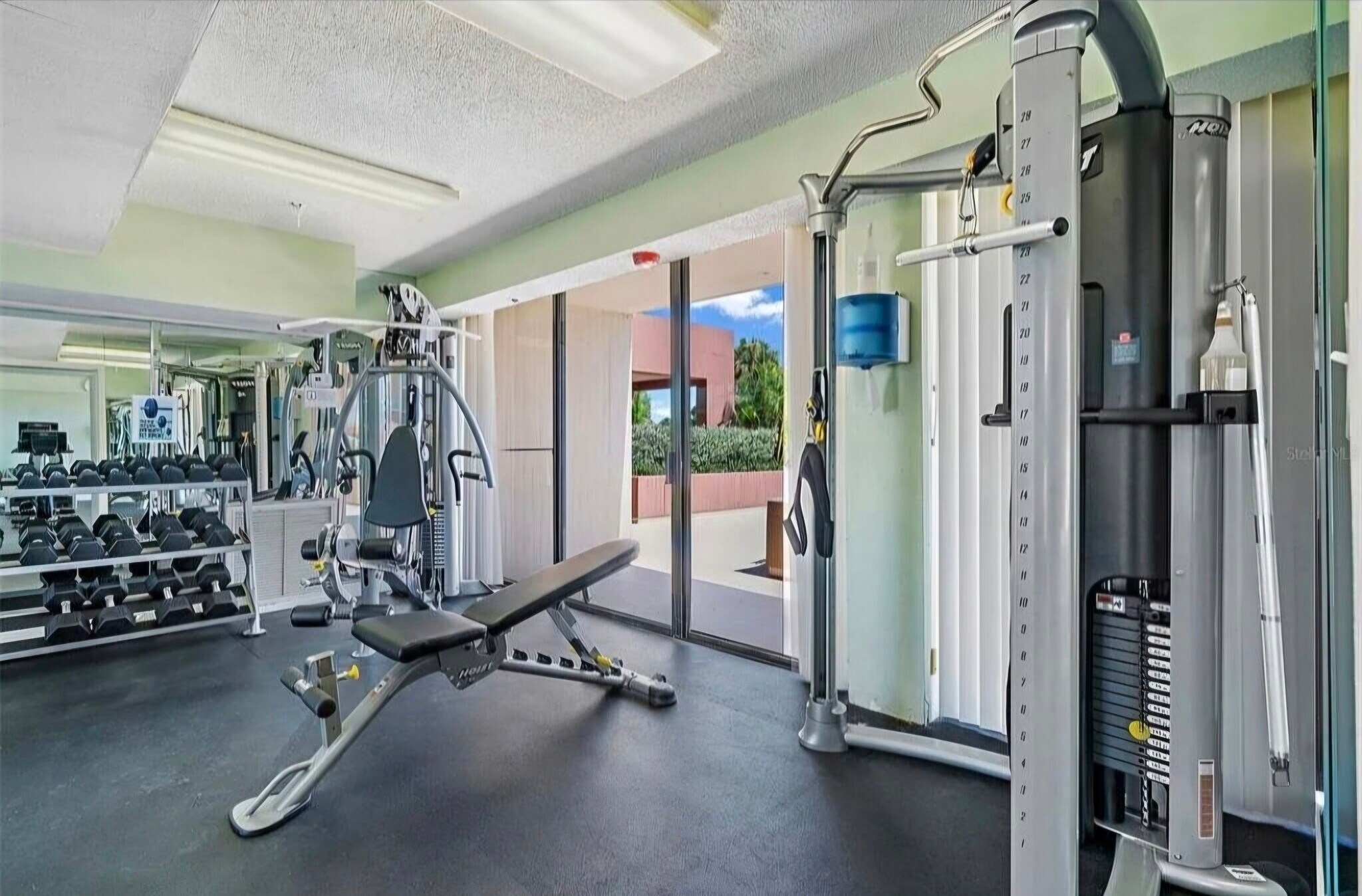 Building Photo - 1 Key Capri