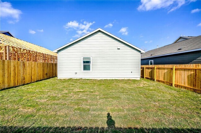 Building Photo - 14305 Sandrock Bnd
