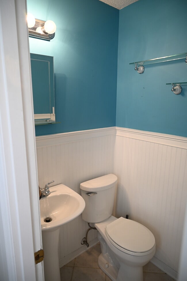 Building Photo - 1265 Penny Cir