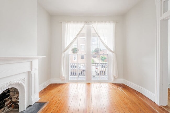 Building Photo - Beautiful historic Church Hill Rowhome for...