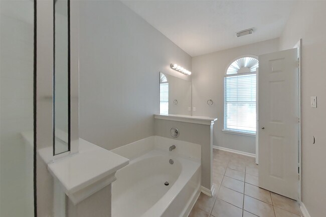 Building Photo - 3135 Lavender Candle Dr