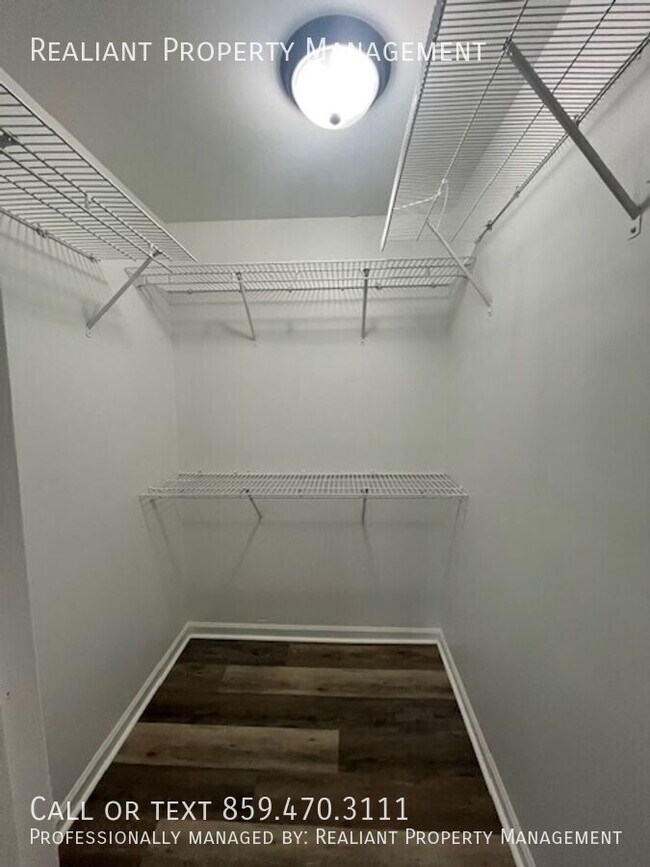 Building Photo - 164 Madonna Dr