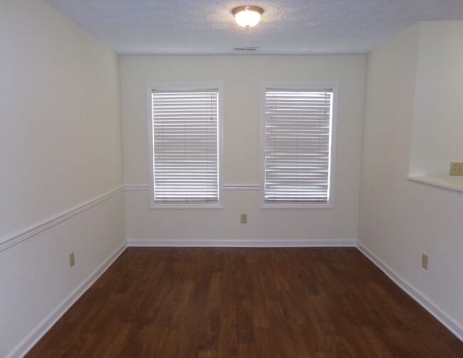 Building Photo - Just minutes from Cherry Point MCAS