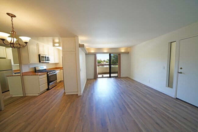 Building Photo - 28015 Sarabande Ln