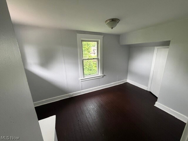 Building Photo - 9615 Cardwell Ave