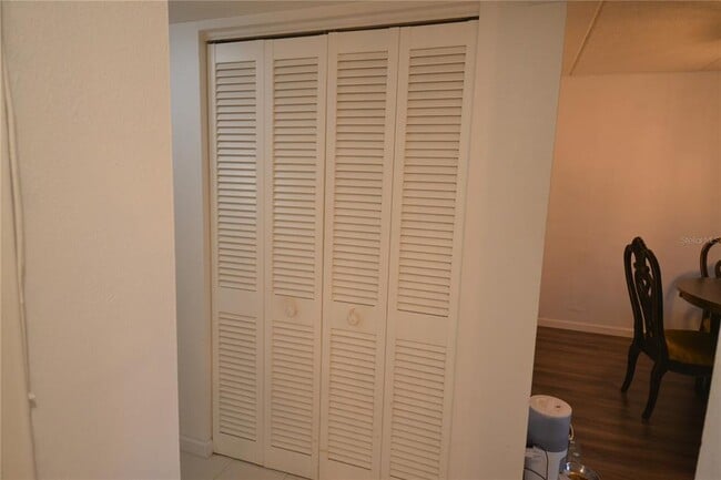 Building Photo - 2944 W Bay Dr