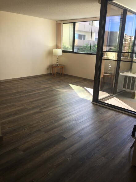 Building Photo - 1571 Piikoi St