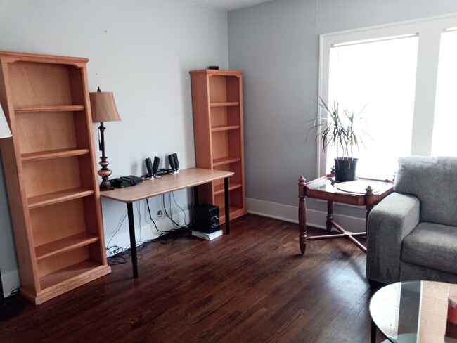 Living room - 1539 Westheimer Rd