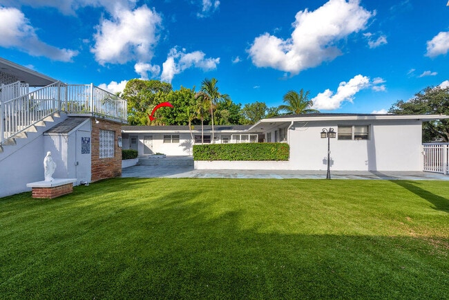 Building Photo - 1826 Sherman St