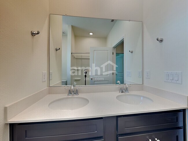 Building Photo - 14511 Cedar Mill Dr