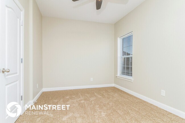 Building Photo - 6960 Scarlet Ridge Dr