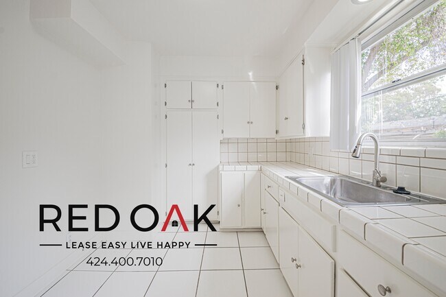 Building Photo - 3370 W 83rd St