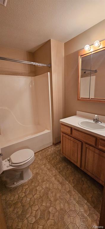 Building Photo - 15795 Lakeside Dr