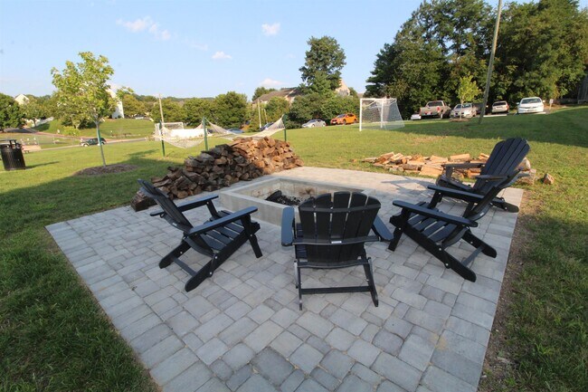 Building Photo - 1360 Hunters Rd