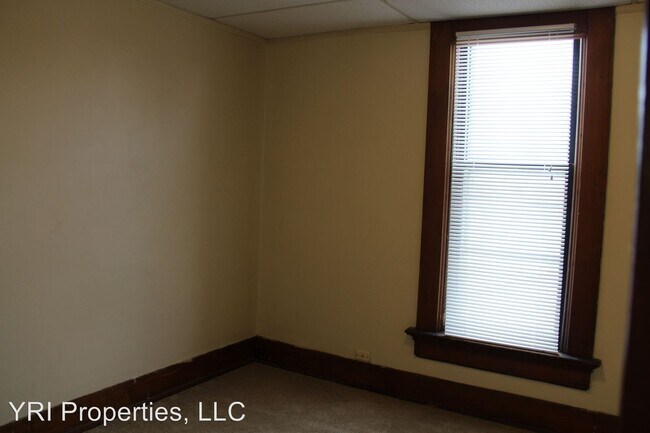 Building Photo - 318 W Front St