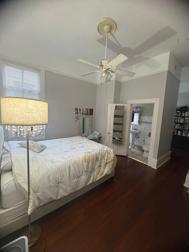 Building Photo - 1222 Soniat St